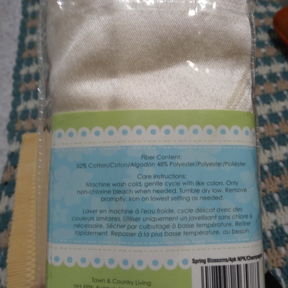 NIP Spring Blossoms Napkins - Picture 3 of 3